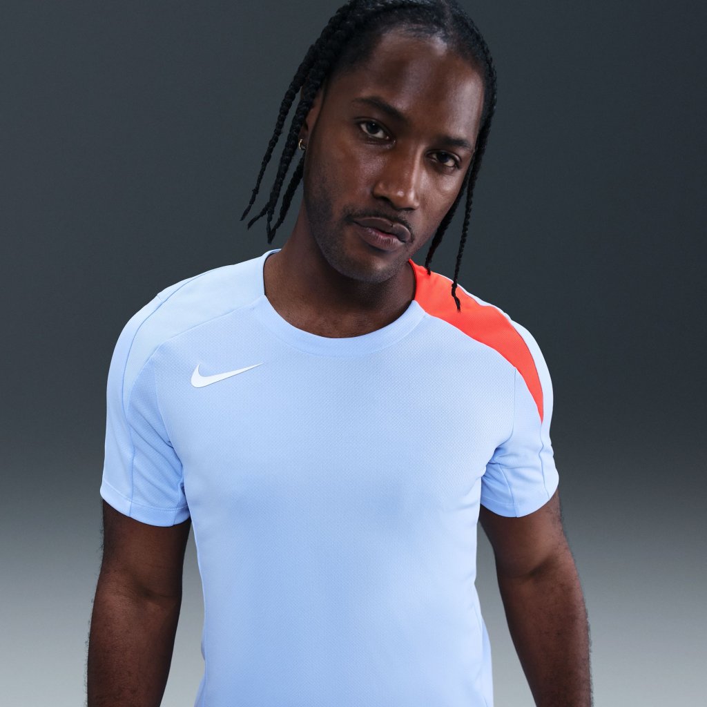 Strike Dri-Fit stuttermabolur