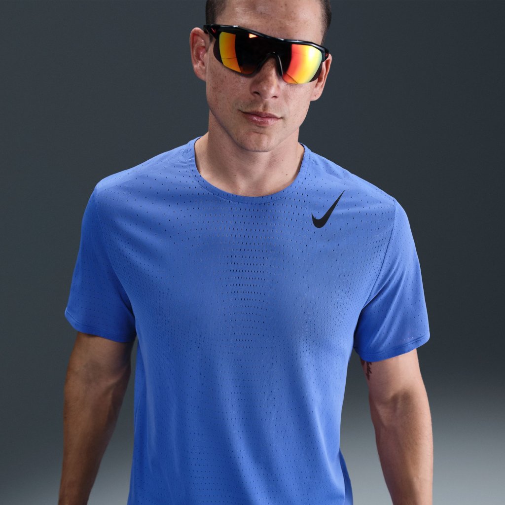 Dri-Fit AeroSwift stuttermabolur