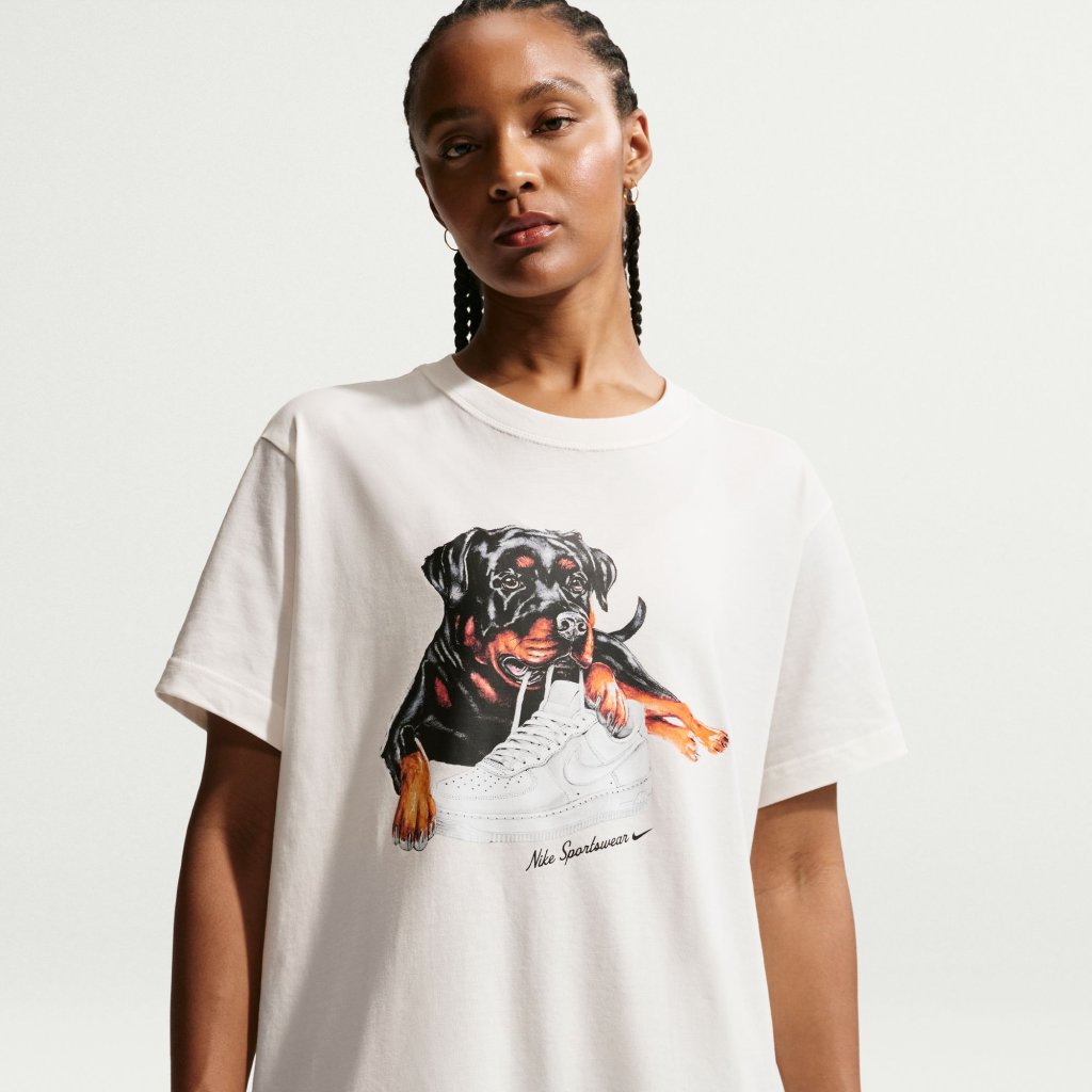 Sportswear Classic stuttermabolur