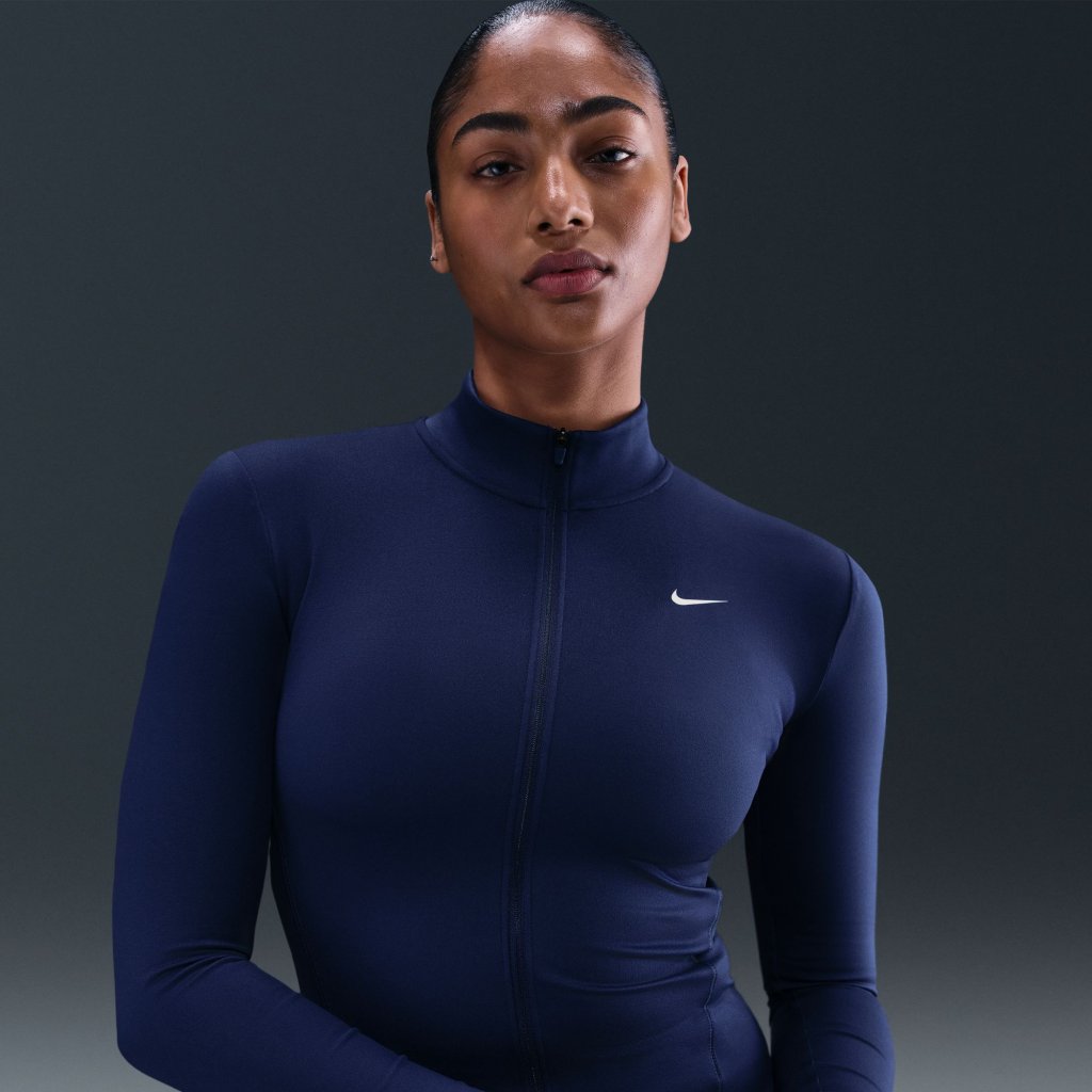One Fitted Dri-Fit peysa