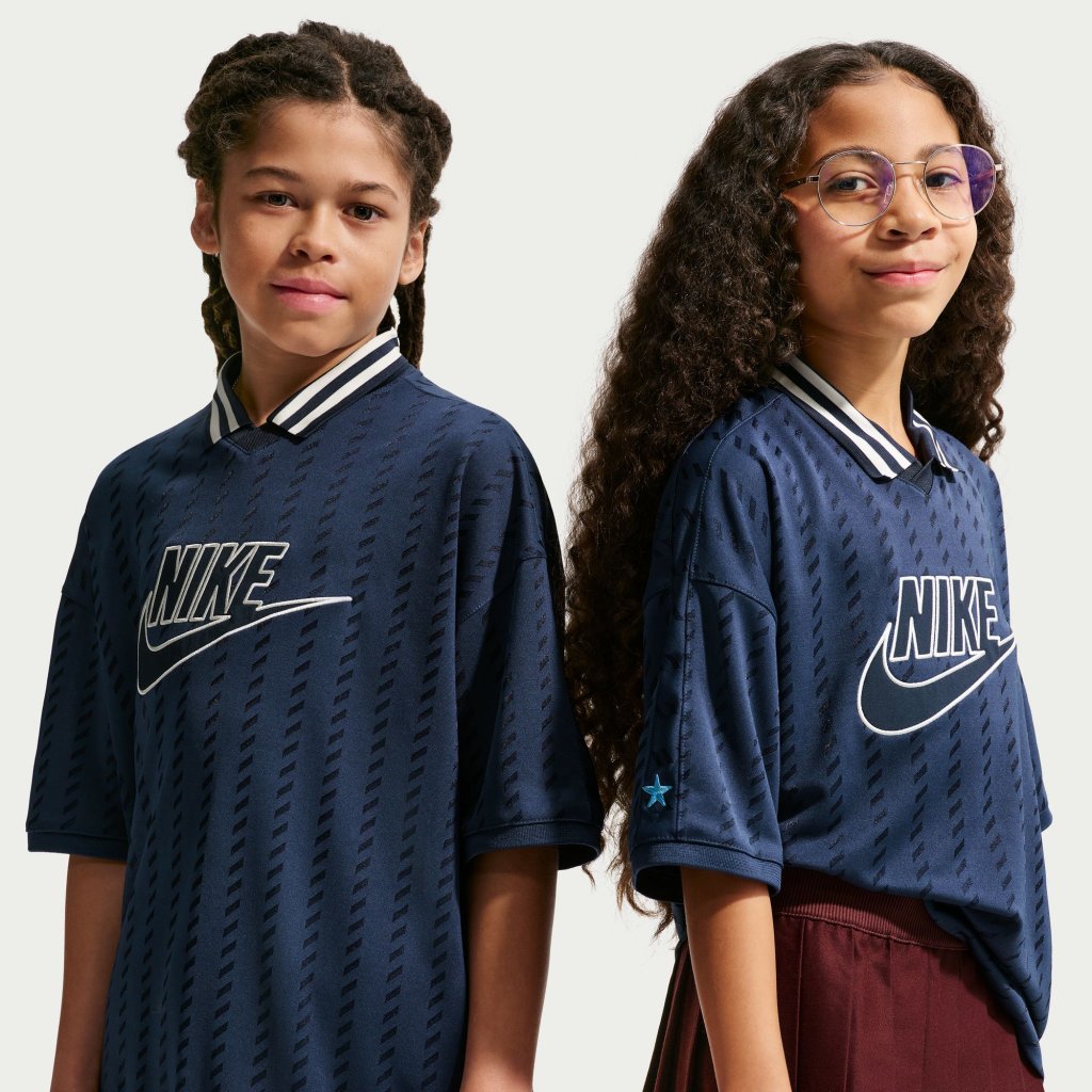 Sportswear stuttermabolur