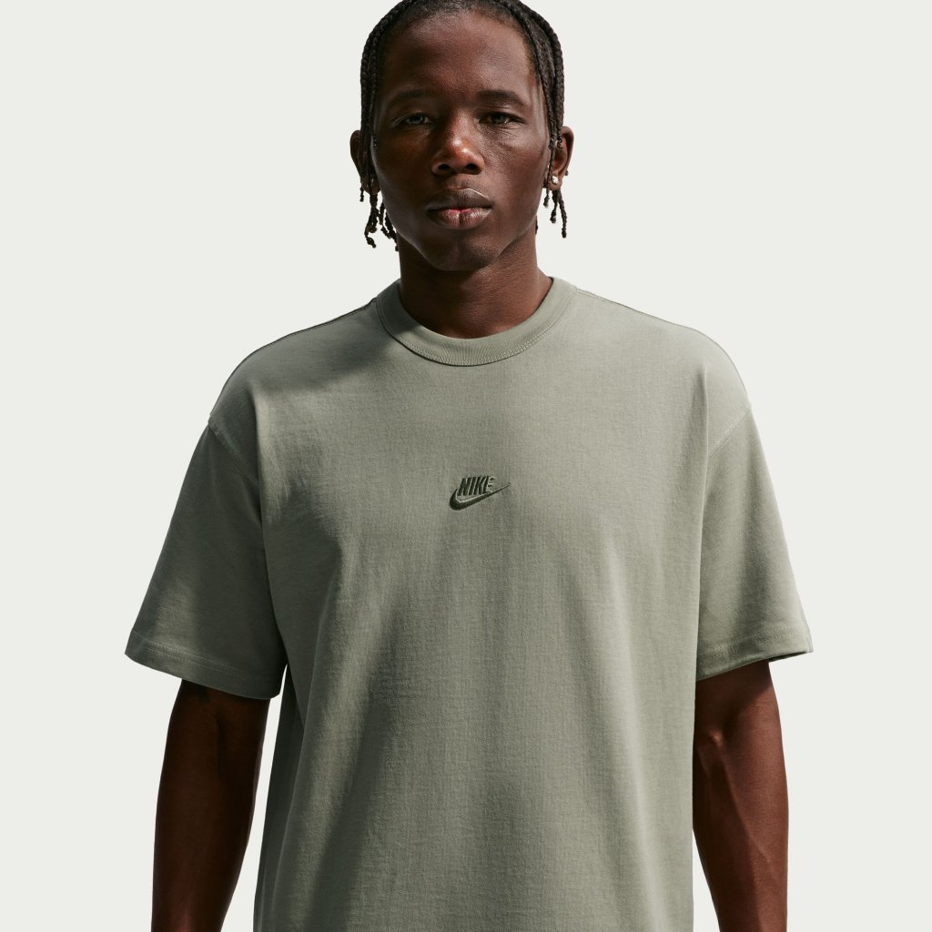 Sportswear stuttermabolur