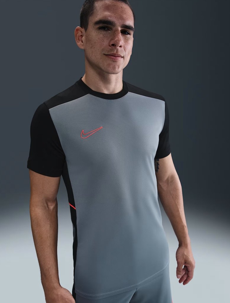 Academy Dri-Fit stuttermabolur