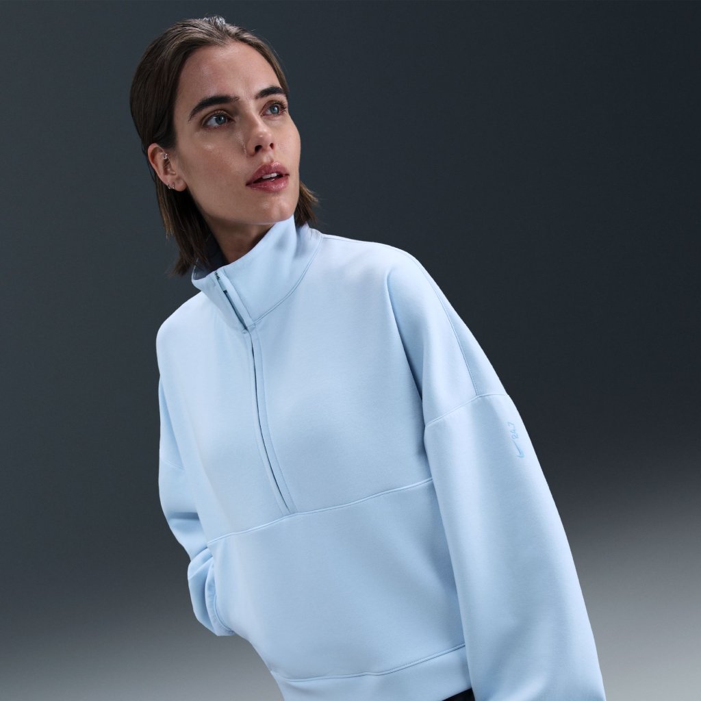 24.7 Impossibly Soft Dri-Fit peysa