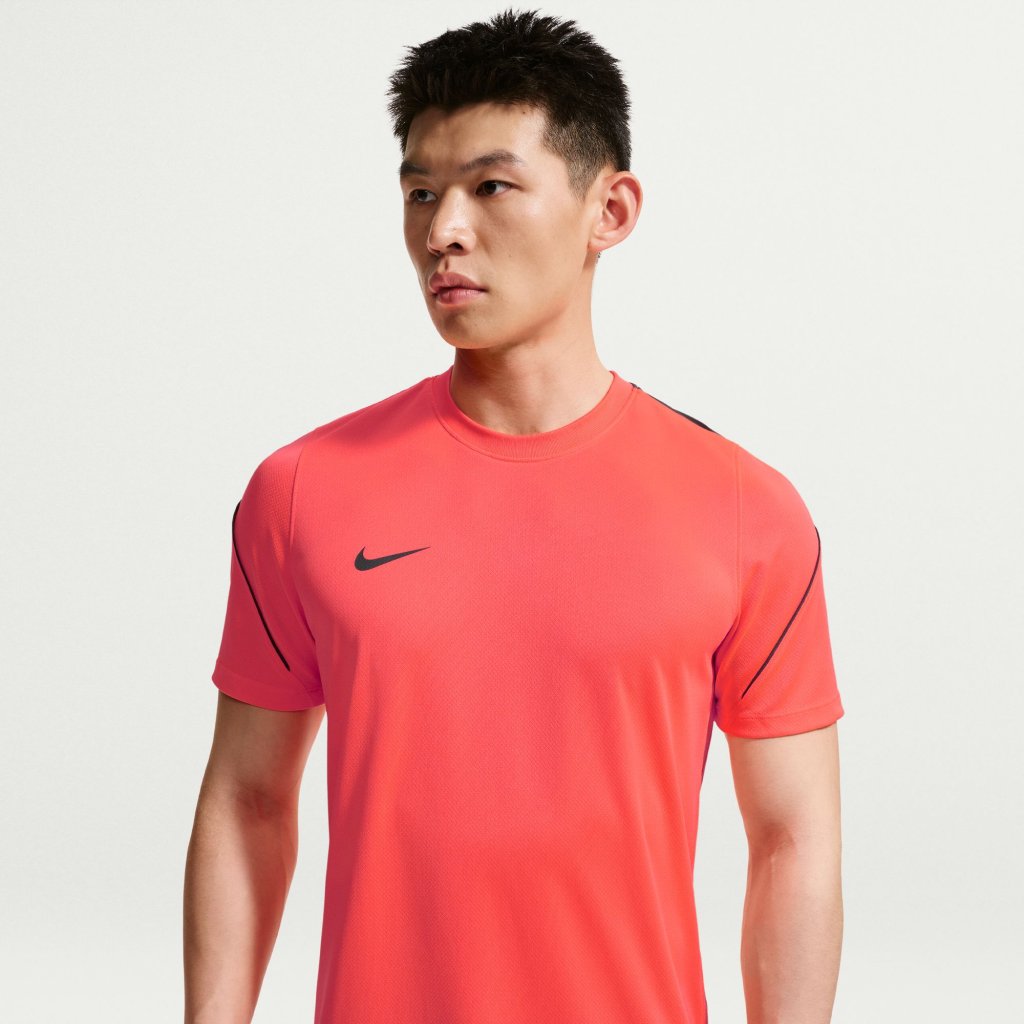 Dri-Fit Strike stuttermabolur